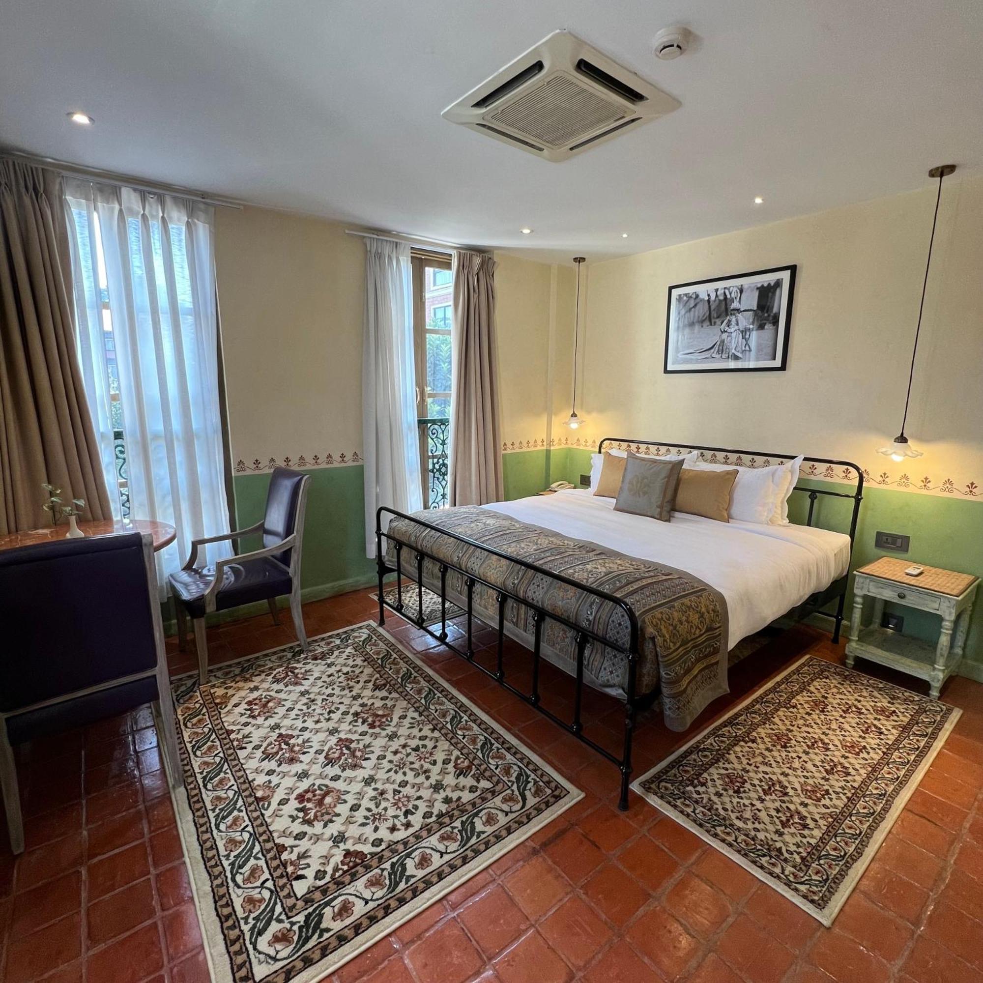 Seto Ghar Hotel Катманду Екстериор снимка